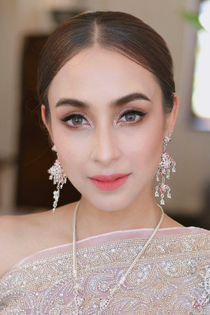 Kat Katreeya English